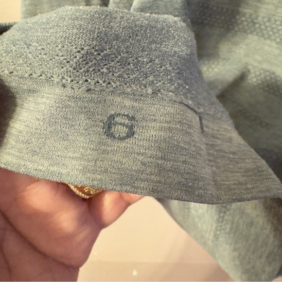 Lululemon Ebb & Flow Tank Heathered Dark Classic Sport Grey Women Size 6 - Picture 10 of 10